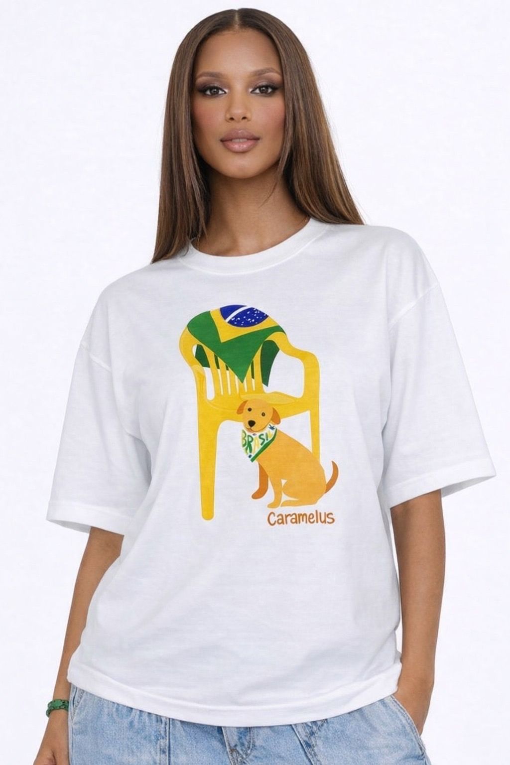 Blusa Brasil com cachorro caramelo